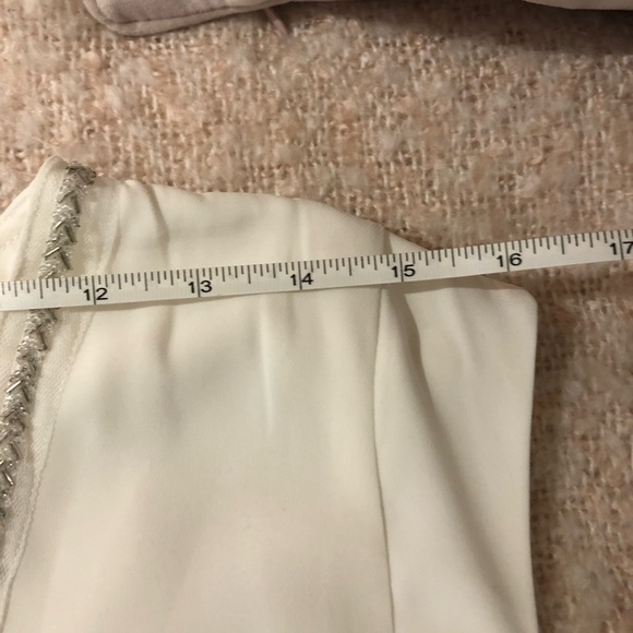 Beautiful white dress - Picture 15 of 16